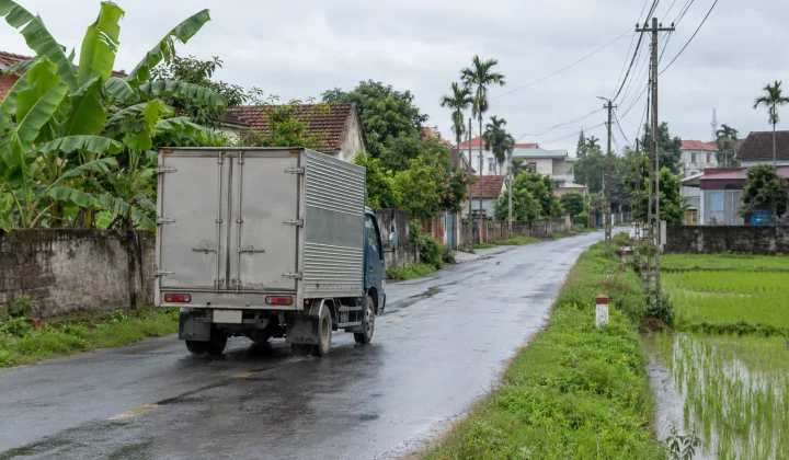 Giao Hàng Đến Khu Vực Nhà Máy VinFast Vũng Áng Từ Nghệ An